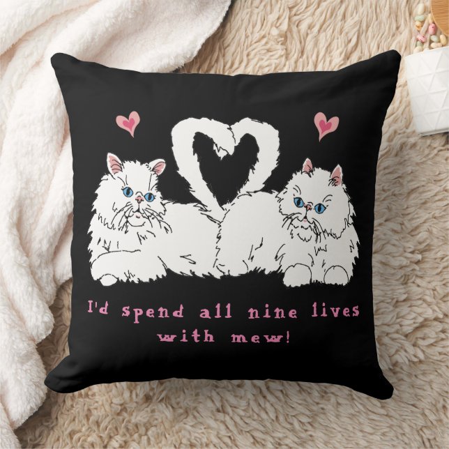 Chats perses blancs avec Coeurs Jeter Oreiller (Couverture)