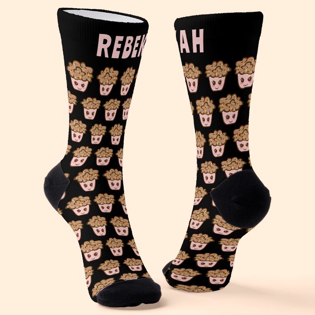 Chaussette Charmants chaussettes avec cupcakes Kawaii et nom  (Sweet Style: Kawaii Cupcakes with Custom Name Socks 🧦🍰)