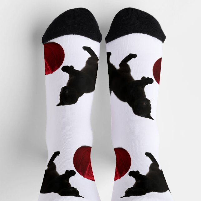 Chaussette Chat silhouette noire, avec boule de laine rouge (Haut)