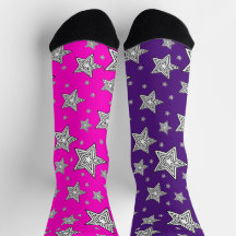 Chaussettes dépareillées avec des étoiles