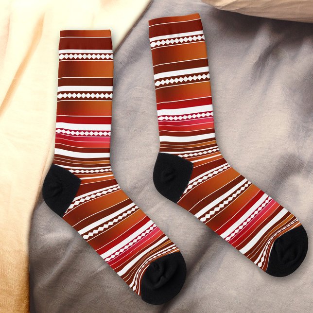 Chaussette Chaussettes Motifs à rayures rouges blanches moder (Socks featuring a striped pattern in white and red)