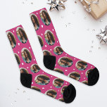 Chaussette Coeur de photo de la petite amie rose personnalisé<br><div class="desc">Douces et ludiques, ces chaussettes personnalisées présentent votre photo dans un cadre rond sur un fond rose vibrant avec des cœurs de confettis blancs. Téléchargez votre photo et offrez à votre petit ami ou mari un cadeau romantique amusant qu'il n'oubliera pas. Conseil photo : recadrez votre photo en forme carrée...</div>