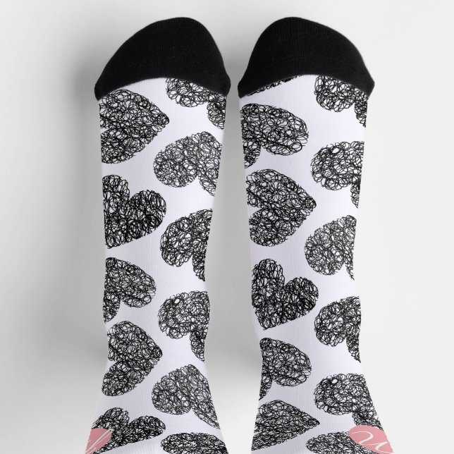 Chaussette Coeurs de Doodle Noir et Blanc modernes Monogramme (Haut)