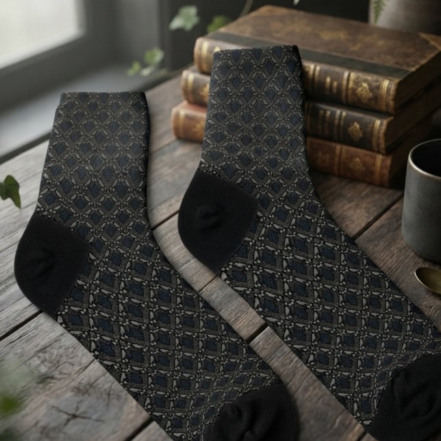 Chaussette Damier gothique onyx corbeau (Moody onyx gothic damask raven socks for dark academia fans and gothic birthday celebrations.)