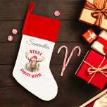 Chaussette De Noël Joyeux orignal de Noël<br><div class="desc">Découvrez l'esprit de vacances avec notre charmant stand de Noël personnalisé, avec un adorable orignal portant un chapeau de Père Noël sur le devant, accompagné par le salut "Joyeux Christ-orignal". Le nom est personnalisable. Ce joli bas est parfait pour répandre le rire et la joie pendant la saison festive. Le...</div>
