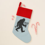 Chaussette De Noël L'Humour juif Bigfoot Hanoukka Chanukah Hilarié<br><div class="desc">Hanoukka Chanukah Humour juif Bigfoot Hilarious Menorah Dreidel</div>