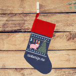 Chaussette De Noël Noël au cochon<br><div class="desc">Un animal de ferme amusant en réserve dans un motif de Noël moche avec des flocons de neige cool et un joli piggy. Joli décor de Noël.</div>