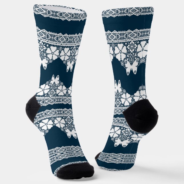 Chaussette Dentelle blanche rétro avec papillons sur un bleu  (Angulaire)