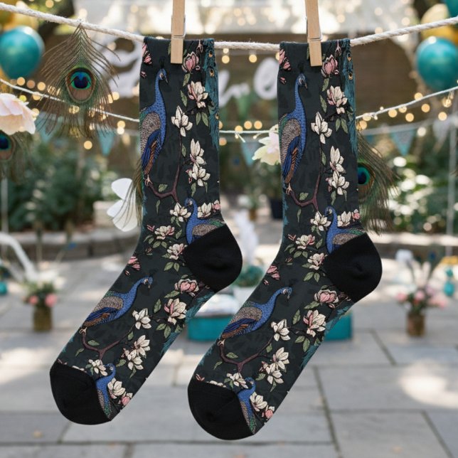 Chaussette Elégant Peacocks et Fleurs de Magnolia (Elegant Black Floral Blue Peacock Socks for Her. Teal Feathers & Flowers Vintage Chinoiserie Pattern)