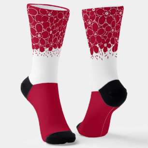 Chaussette Fleurs rouges marguerites sur arrière - plan blanc