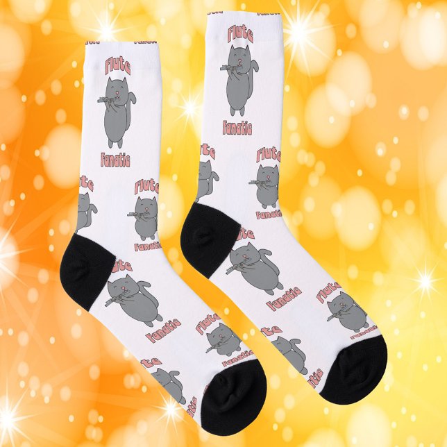 Chaussette Flute Fanatic Gray Cat PInk (A pair of socks with a gray cat playing the flute and the words flute fanatic.)