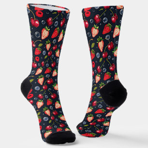 Chaussette Fraises et cerises sur un arrière - plan sombre