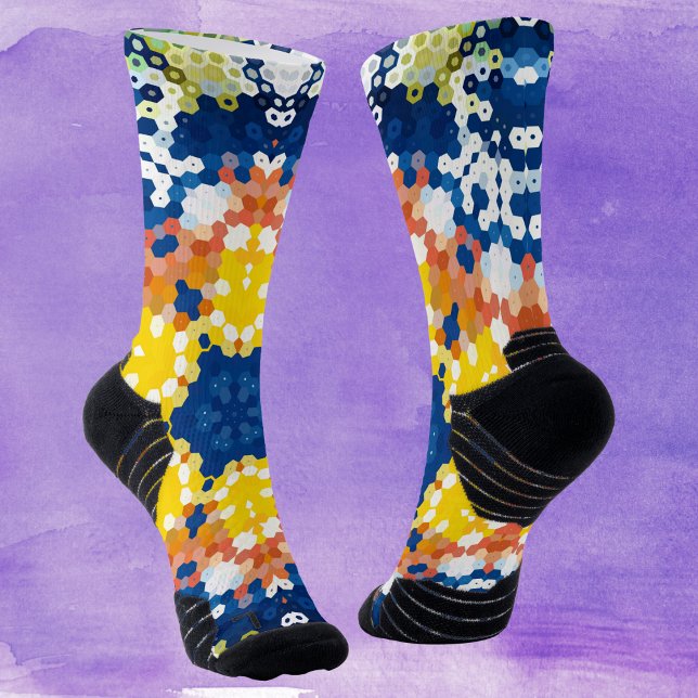 Chaussette Hex Mandala bleu jaune orange et vert (Blue Yellow Orange and Green Hexagon Mandala Socks by Wormhole Orbital)