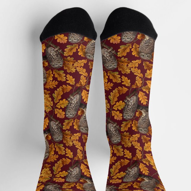 Chaussette Hiboux d'automne sur fond rouge foncé (Haut)