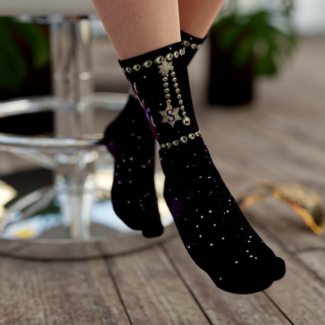 Chaussette Mardi Gras Violet Pendentif Perles Chaussettes (Mardi Gras Socks. All faux and fabulous beads and feathers and space for your initial)