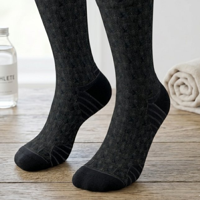 Chaussette Motif Corbeau Noir Gothique (Black raven socks for a boyfriend who loves dark academia style birthday gifts.)