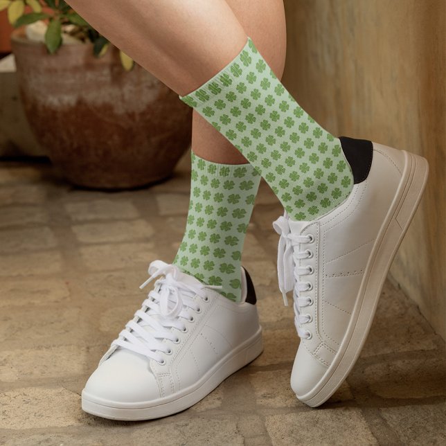Chaussette Motif de trèfle vert Shamrock (Cute St. Patrick's Day Four Leaf Clover Pattern Socks.)