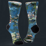 Chaussette Nénuphars de Claude Monet, Impressionnisme Vintage<br><div class="desc">Nénuphar (1914) de Claude Monet est une peinture de nature impressionniste vintage. Une des nombreuses variations de peintures florales de nénuphars que Monet peint par l'étang dans son jardin fleuri à Giverny, France. À propos de l'artiste : Claude Monet (1840-1926) est un fondateur du mouvement de peinture impressionniste française, dont...</div>