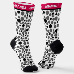 Chaussette pois noir rouge rétro sur arrière - plan blanc