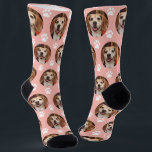 Chaussette Rose photo pour animaux de compagnie doux Empreint<br><div class="desc">Ces chaussettes en or rose photo pour animaux de compagnie mignonnes sont équipées de votre propre photo d'animal de compagnie dans un motif décalé avec des empreintes de pattes blancs sur un arrière - plan en or rose, et sont parfaites pour l'amoureux des animaux de compagnie et l'amant de chaussettes!...</div>