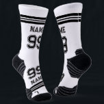 Chaussette Sport masculin High-Performance Athletic Crew Sock<br><div class="desc">Sport masculin High-Performance Athletic Crew Sock. Chaussettes pour hommes personnalisées avec numéro de maillot de football. Idée cadeau d'anniversaire personnalisé ou de Noël pour lui. Personnalisez avec votre propre nom et votre numéro de chance. Des rayures noires et blanches. Cool présent pour footballeur, fan, entraîneur sportif, ami, père sportif, mari,...</div>