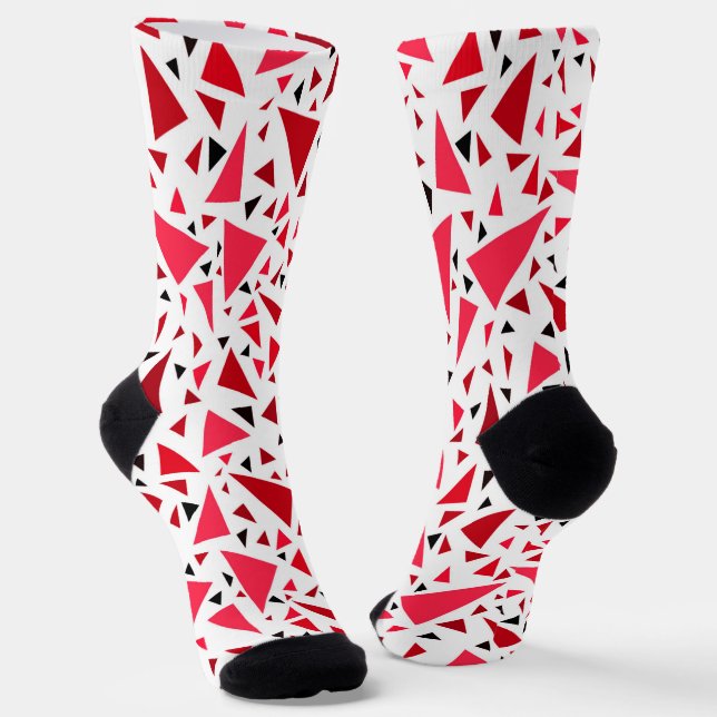 Chaussette triangles rouges cramoisis sur fond blanc rétro (Angulaire)