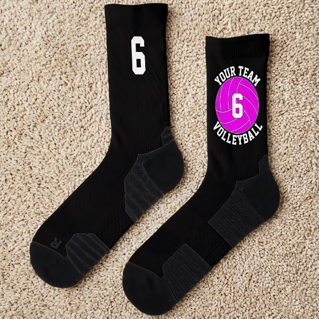 Chaussette Volleyball Rose Nom d'équipe personnalisé et numér (Personalized pink volleyball socks with custom team name and player jersey number.)