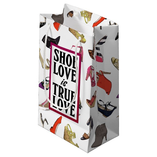 Chaussure Love est Véritable Amour sac cadeau (Devant Angle)