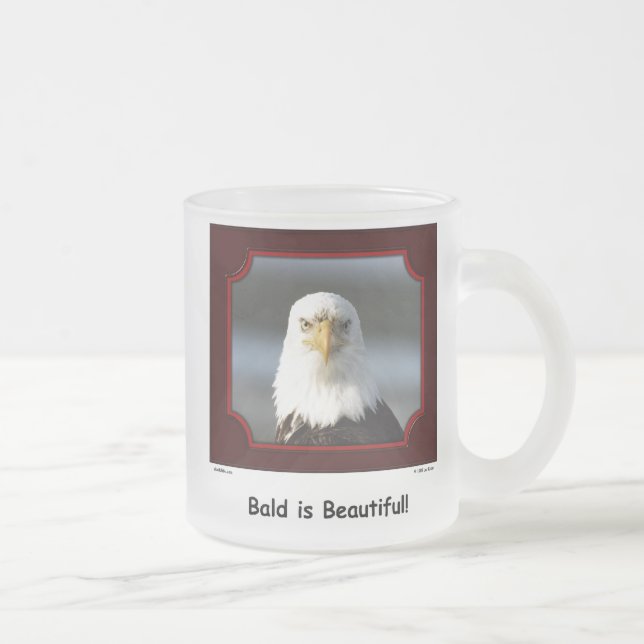 "Chauve est beau !" Tasse d'Eagle chauve (Droit)