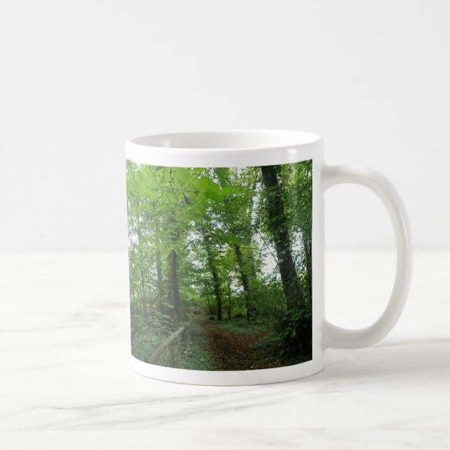 Chemin à travers la Mug de la forêt verte (Droite)