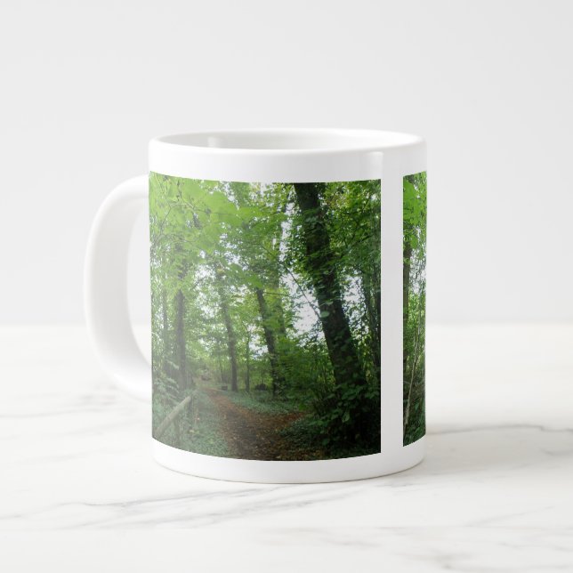 Chemin à travers la Mug de la forêt verte (Devant gauche)