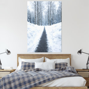 Chemin de forêt hivernale brumeuse sur toile