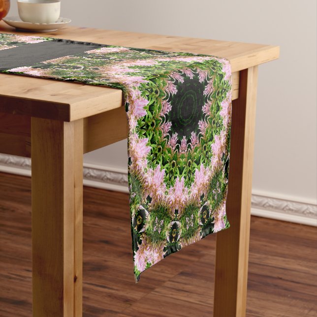 Chemin De Table Court Astilbe Wreath (In Situ)