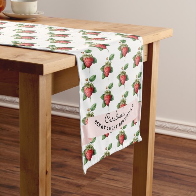 Chemin De Table Court Berry Sweet Strawbery Baby Girl Birthday Party (In Situ)