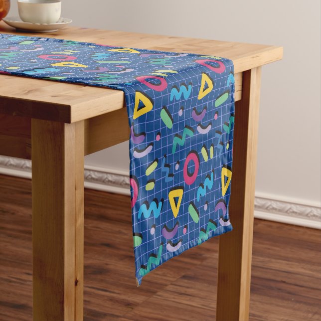 Chemin De Table Court Blue 80s Memphis Motif (In Situ)
