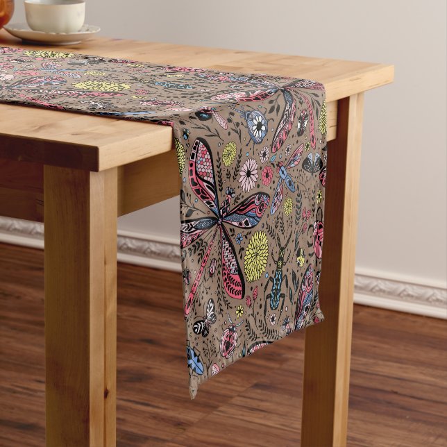 Chemin De Table Court Bugs de Doodle sur mocha brown (In Situ)