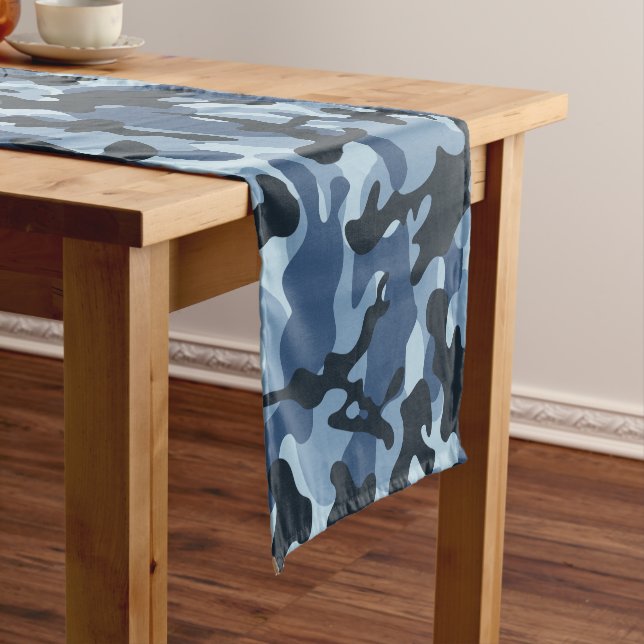 Chemin De Table Court Camouflage bleu (In Situ)