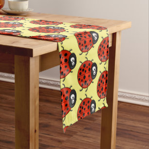 Chemin De Table Court Caricature de coccinelle rouge joyeux