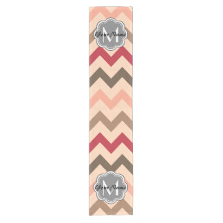 Chemin De Table Court Chevron coloré, Monogramme floral Personnalisé