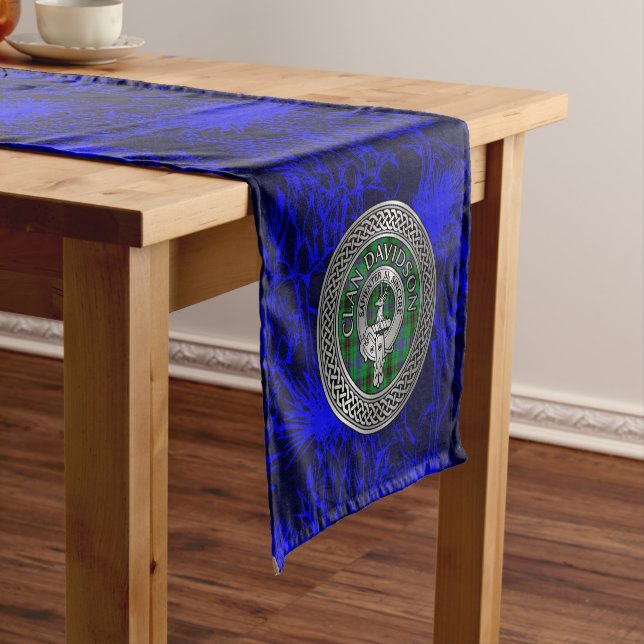 Chemin De Table Court Clan Davidson Crest & Tartan Knot (In Situ)