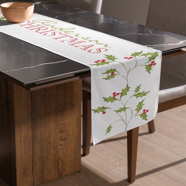 Chemin De Table Court Coureur de table Holiday Holly (Red holly berries and greenery Merry Christmas Table Runner.)