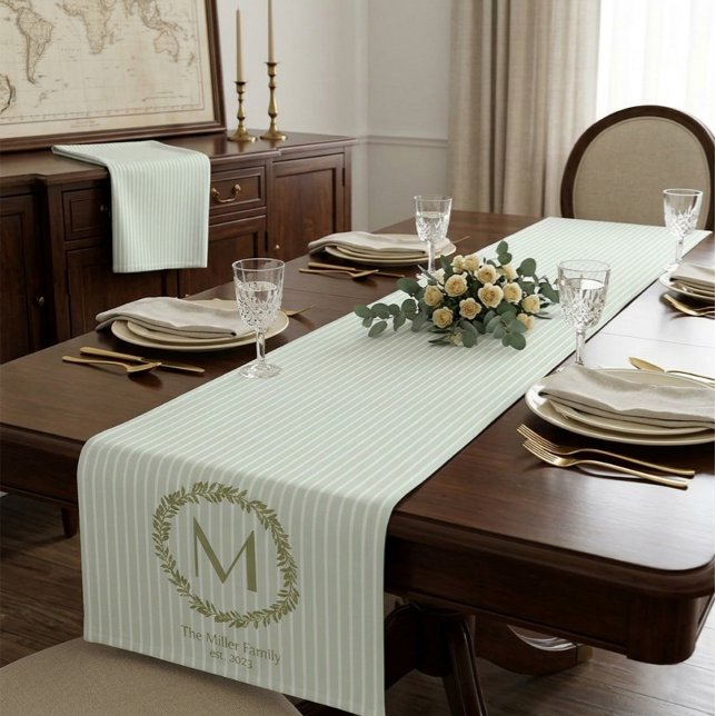 Chemin De Table Court Couronne de laurier personnalisée monogramme et no (Créateur téléchargé)