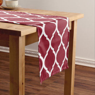 Chemin De Table Court Crimson Marocain Quatrefoil