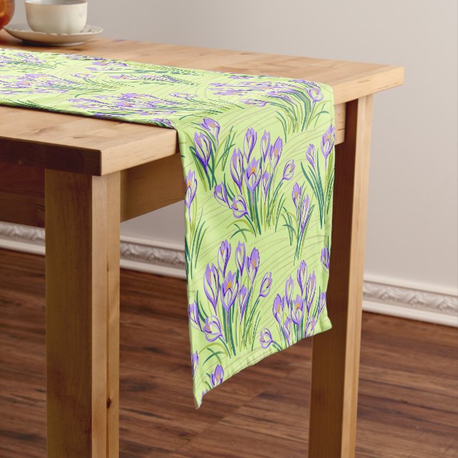 Chemin De Table Court Crocus sur vert clair (In Situ)
