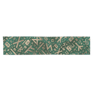 Chemin De Table Court Des runes plus anciennes - or de motif de Futhark