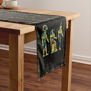 Chemin De Table Court Divinités égyptiennes sur des hiéroglyphes or e