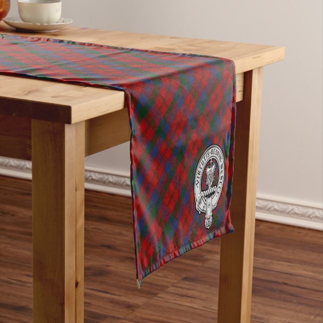Chemin De Table Court Donnachaidh (Robertson) Red tartan Crest (In Situ)