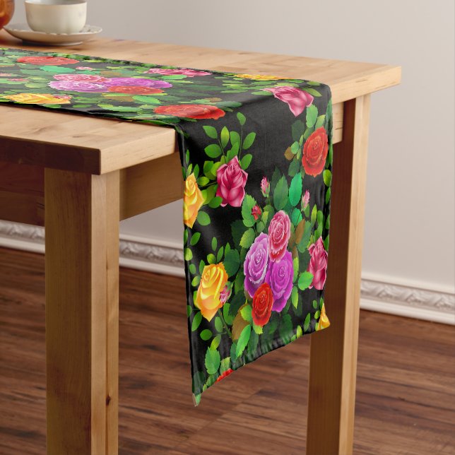 Chemin De Table Court Élégante Fleur Rose Rouge Jaune Rose Et Violet (In Situ)