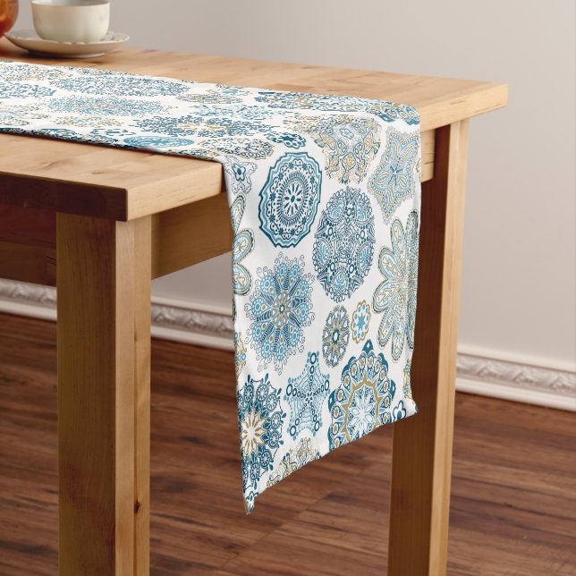 Chemin De Table Court Festif Chic Floral Mandala Flakes Motif (In Situ)