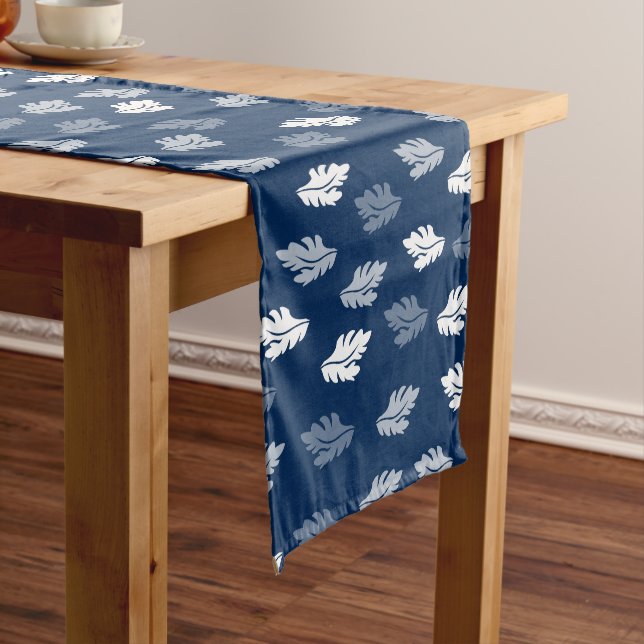 Chemin De Table Court Feuilles de la marine Blue Antique Motif (In Situ)